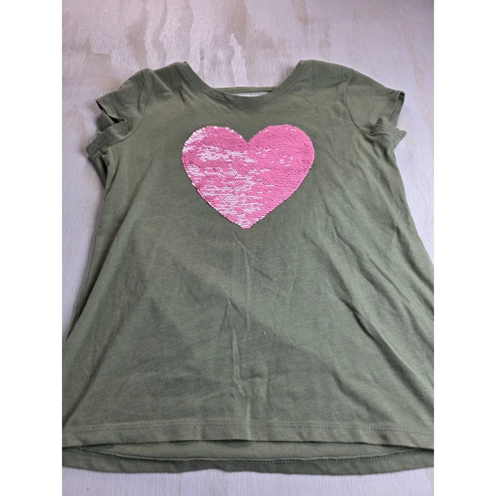 The Childrens Place Girls Olive Green Flip Sequin Heart Tee Shirt Size L 10/12